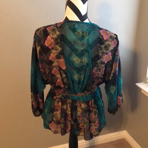 Dressy blouse - Picture 2 of 3